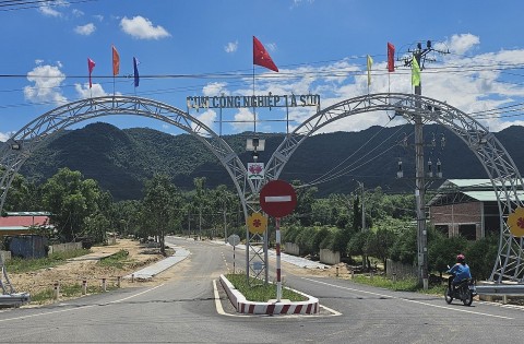 Bình Định: Đường vui chào mừng ngày Quốc khánh