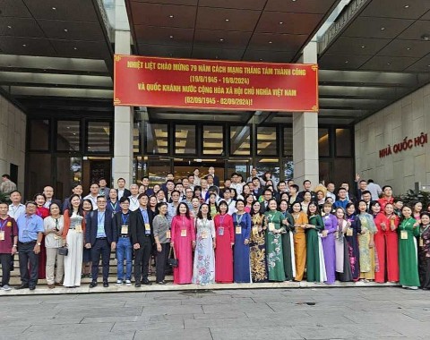 kieu bao tham gia nhieu trai nghiem an tuong