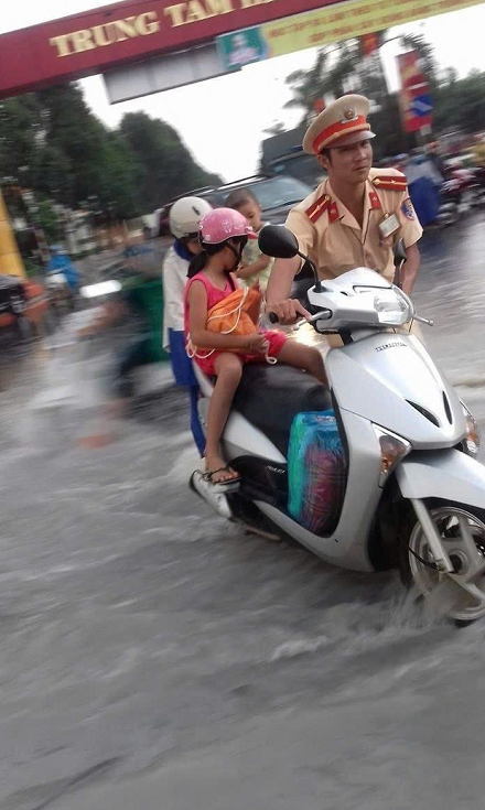 Bình Phước: Thượng úy CSGT dũng cảm đối mặt tội phạm ma túy, nhận được sự khen ngợi từ cộng đồng