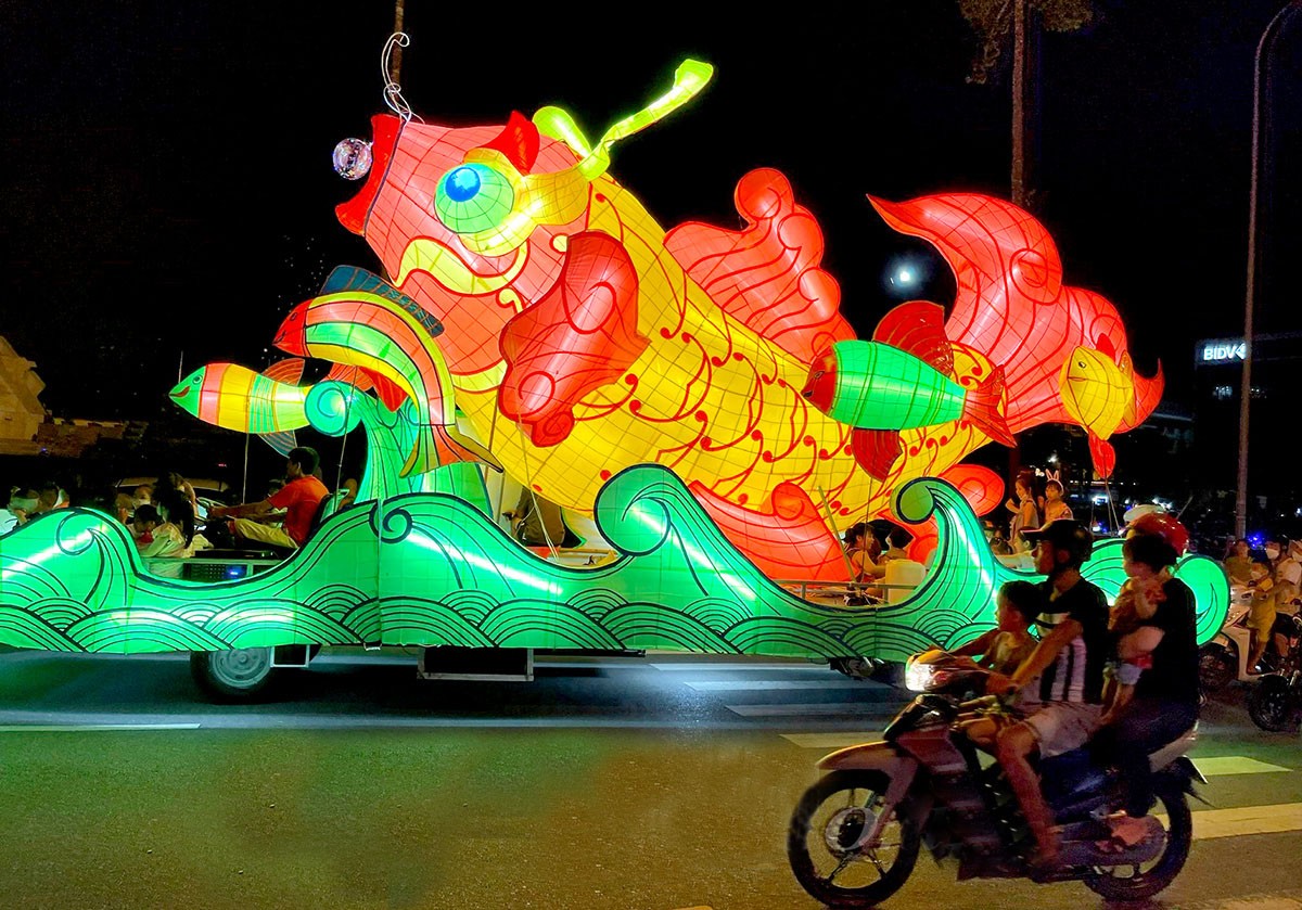 Đi xem các mô hình Trung thu - Hoạt động được đông đảo các cháu thiếu nhi và du khách mong đợi nhất của Lễ hội Thành Tuyên Đi xem các mô hình Trung thu - Hoạt động được đông đảo các cháu thiếu nhi và du khách mong đợi nhất của Lễ hội Thành Tuyên