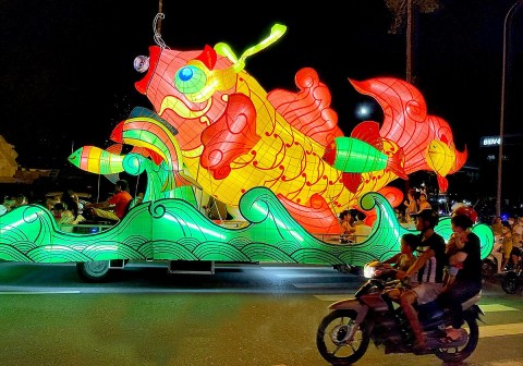 le hoi thanh tuyen diem hen cua du khach gan xa