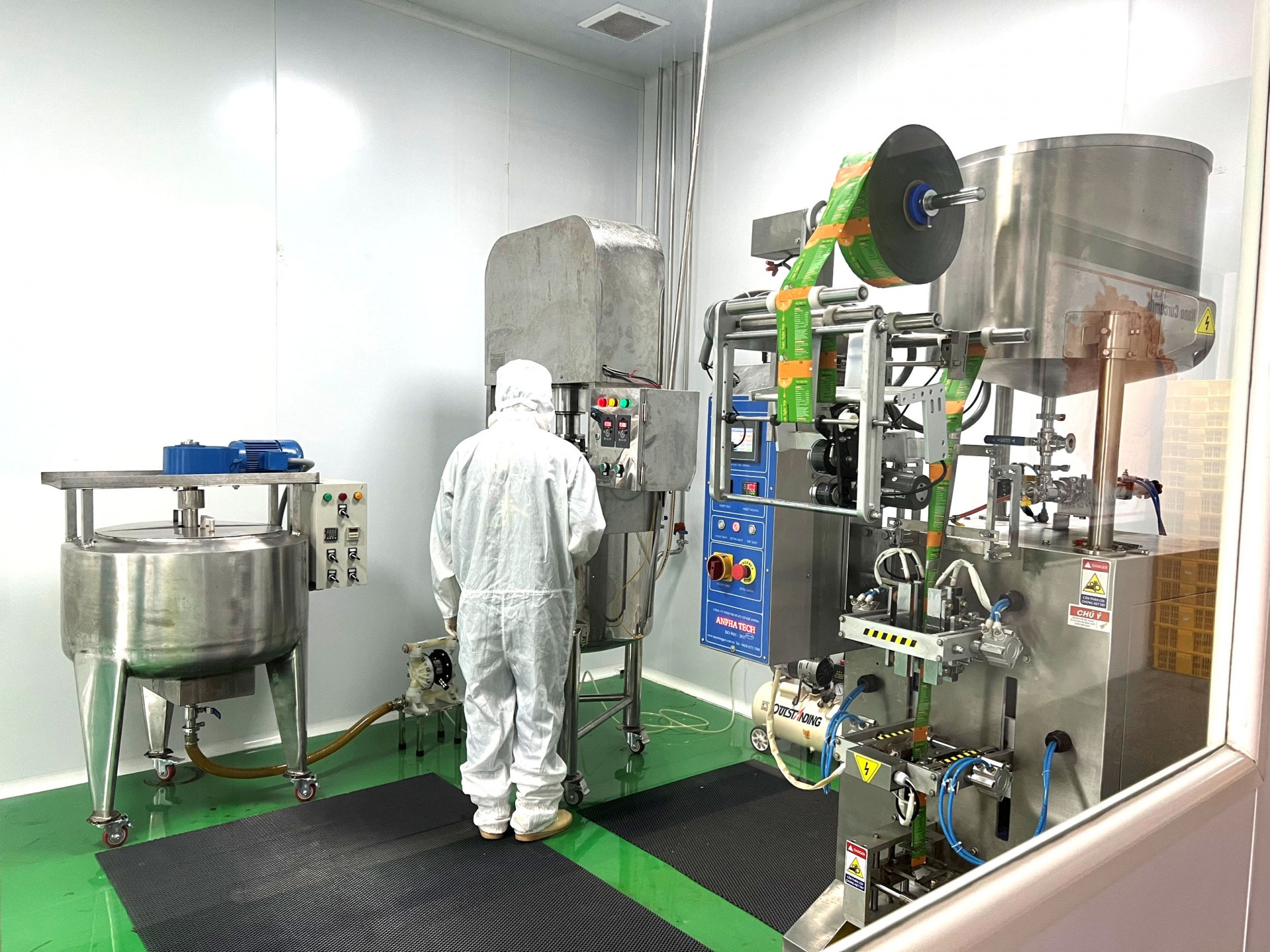 Hệ thống nhà máy hiện đại đạt tiêu chuẩn GMP tại  Công ty Cổ phần Curcumin Bắc Hà Hệ thống nhà máy hiện đại đạt tiêu chuẩn GMP tại  Công ty Cổ phần Curcumin Bắc Hà