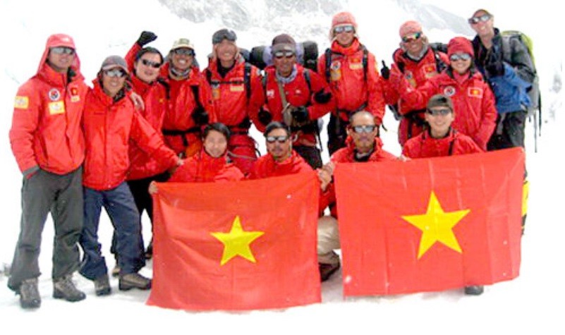 Kỷ lục gia Bùi Văn Ngợi Người thích thể thao mạo hiểm Kỷ lục gia Bùi Văn Ngợi Người thích thể thao mạo hiểm