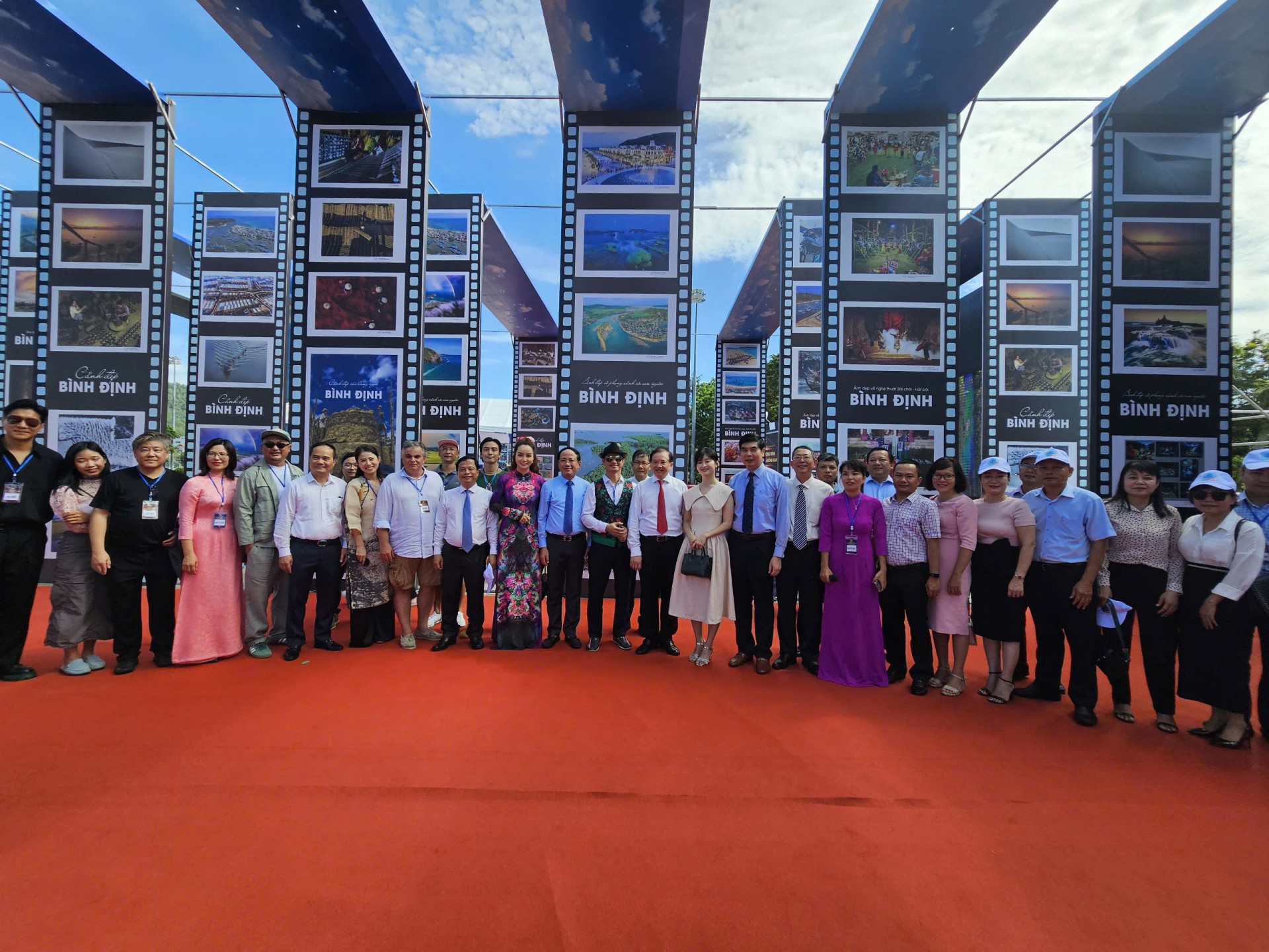 Bình Định: “Du lịch, Điện ảnh và Thể thao – Tự hào bản sắc Việt” Bình Định: “Du lịch, Điện ảnh và Thể thao – Tự hào bản sắc Việt”