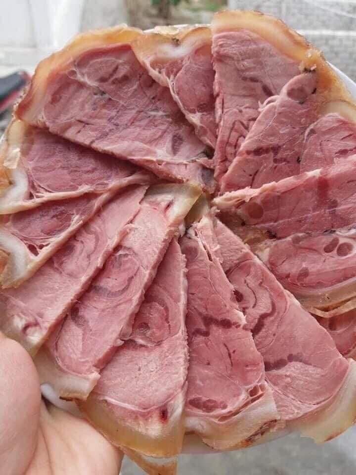 Người phụ nữ tâm huyết với nghề sản xuất Giò chả