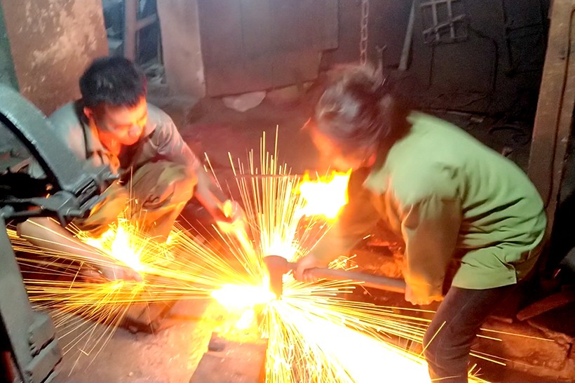 Kéo cắt cây cảnh của Làng nghề rèn Trung Lương Kéo cắt cây cảnh của Làng nghề rèn Trung Lương