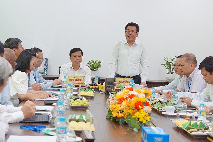 Bộ trưởng Bộ Công Thương Nguyễn Hồng Diên làm việc tại CCN Cát Trinh