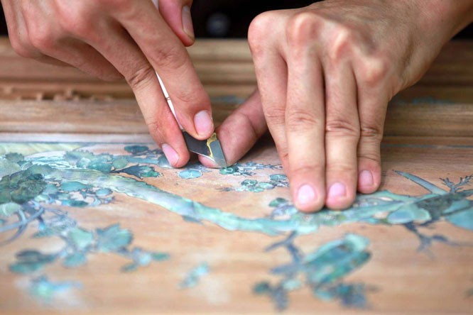 Giữ gìn tinh hoa nghệ thuật khảm trai ở làng nghề Chuôn Ngọ