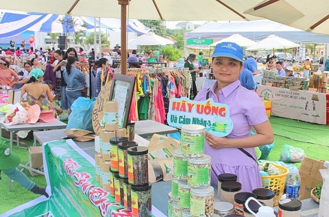 tp hoi an le hoi co co 2024 gan 60 gian hang san pham dac sac tham du