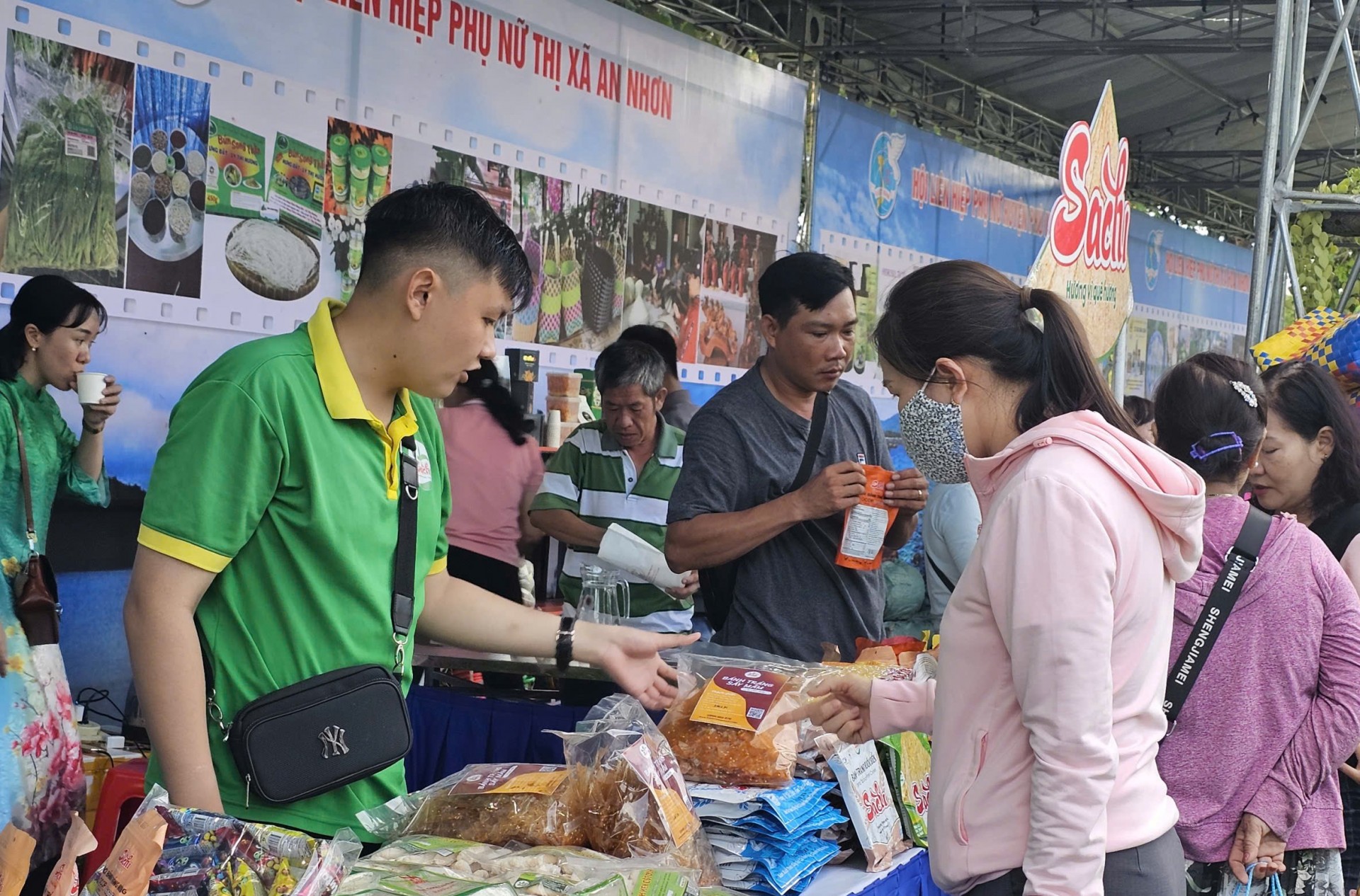 Phụ nữ Bình Định khởi nghiệp sáng tạo và chuyển đổi xanh Phụ nữ Bình Định khởi nghiệp sáng tạo và chuyển đổi xanh