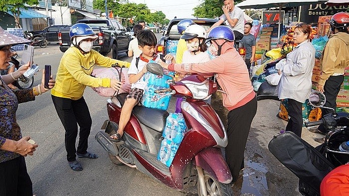 Bình Phước: Người dân thị xã Chơn Thành hướng về miền Bắc