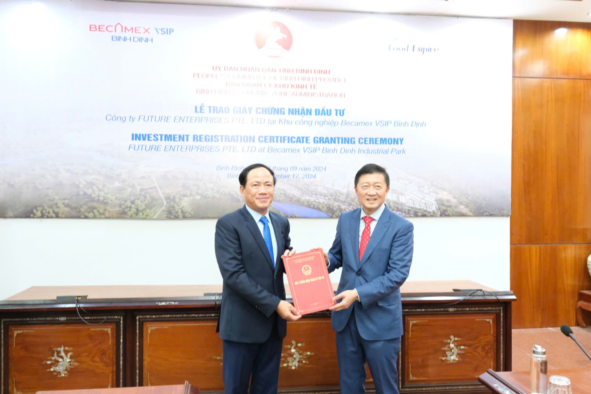 Bình Định: Lễ trao Giấy chứng nhận đăng ký đầu tư dự án Nhà máy sản xuất cà phê hòa tan sấy lạnh