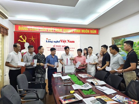 Tạp chí Làng nghề Việt Nam ủng hộ đồng bào bị thiệt hại do bão số 3