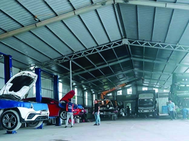 Xưởng sửa chữa, bảo dưởng ô tô - Garaoto Hoàng Gia Phát. Xưởng sửa chữa, bảo dưởng ô tô - Garaoto Hoàng Gia Phát.