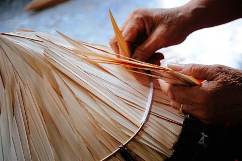 Nghề chằm nón lá