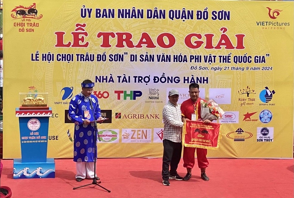 Khôi phục và phát triển lễ hội chọi trâu truyền thống Đồ Sơn: Ông Trâu số 04 - Phường Hải Sơn vô địch mùa thứ 35