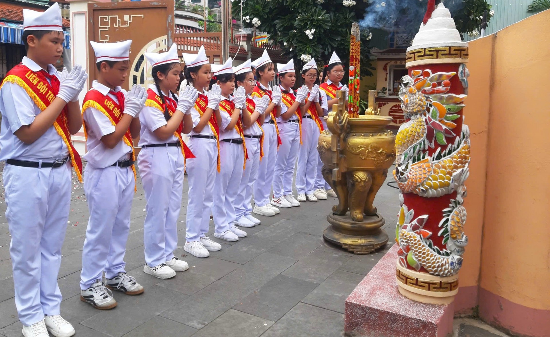 Tưởng niệm 724 năm ngày mất Anh hùng dân tộc Trần Hưng Đạo Tưởng niệm 724 năm ngày mất Anh hùng dân tộc Trần Hưng Đạo