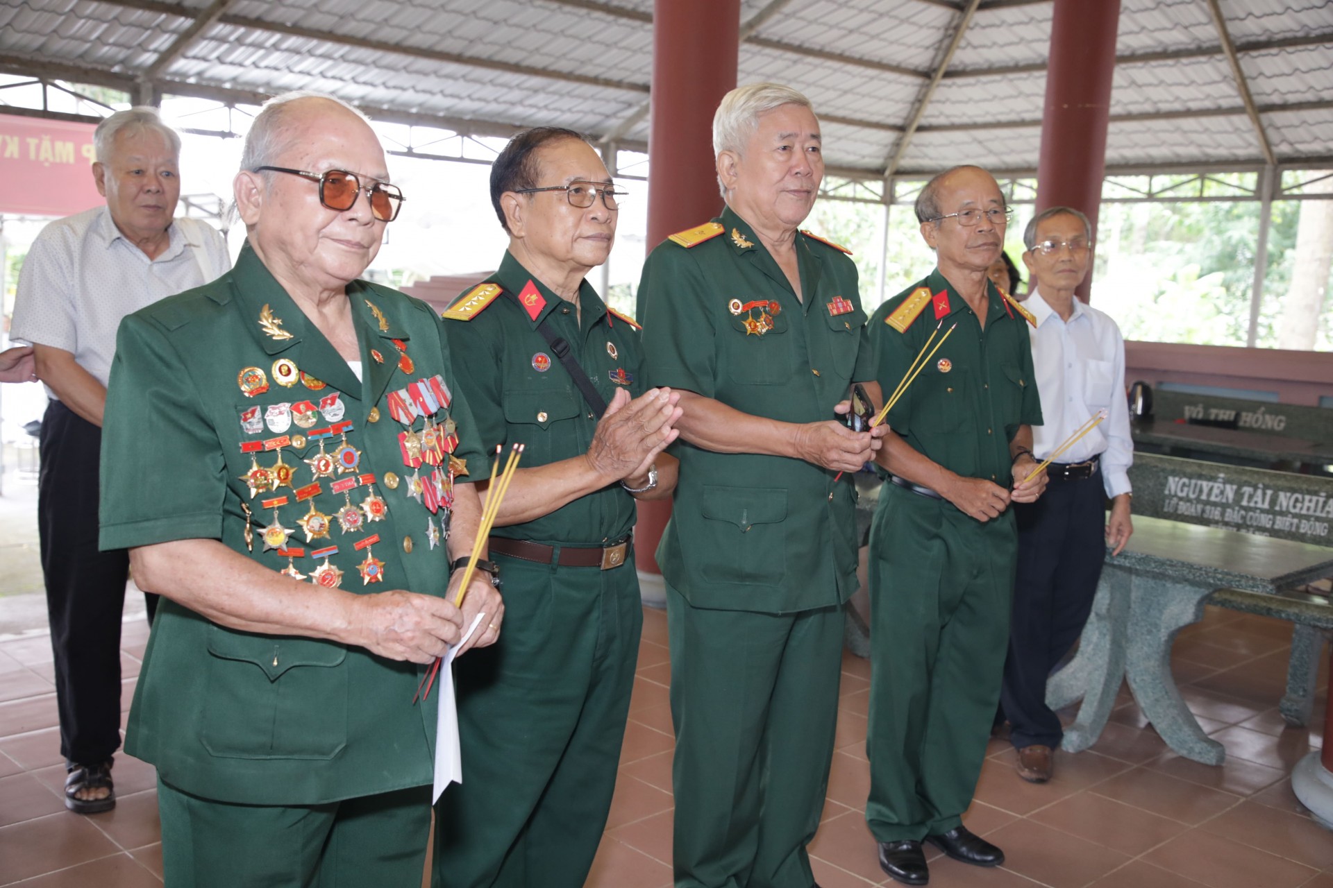 Lễ Thắp nhang – Tưởng niệm các bậc “Hào kiệt kiên trung Đền Gia Định”