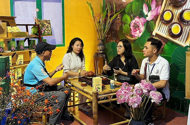 Festival Thu Hà Nội 2024 thu hút hơn 50.000 lượt du khách, quyên góp 288 triệu đồng ủng hộ đồng bào bị lũ lụt Festival Thu Hà Nội 2024 thu hút hơn 50.000 lượt du khách, quyên góp 288 triệu đồng ủng hộ đồng bào bị lũ lụt