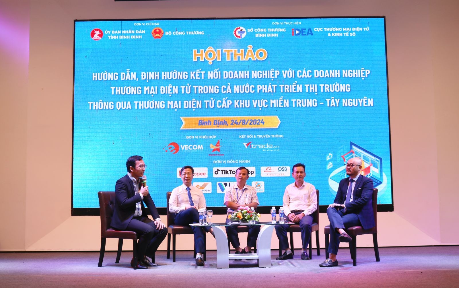 Kết nối giữa công nghệ và sản phẩm địa phương, OCOP Kết nối giữa công nghệ và sản phẩm địa phương, OCOP