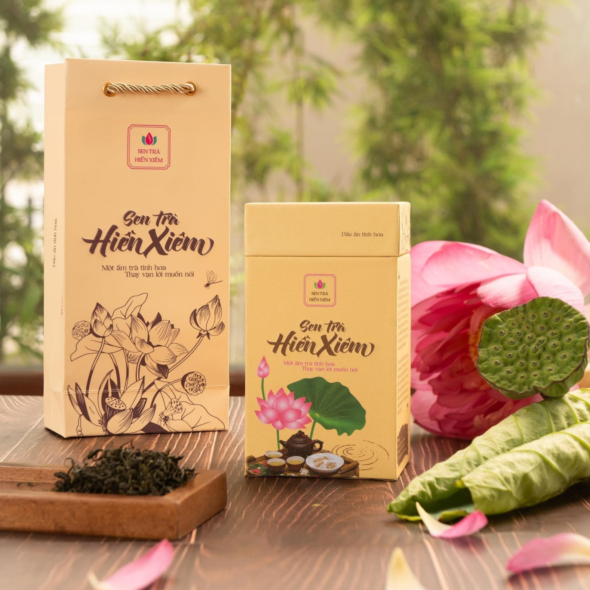 Thương hiệu trà sen Hiền Xiêm đạt chứng nhận OCOP 4 sao. Thương hiệu trà sen Hiền Xiêm đạt chứng nhận OCOP 4 sao.