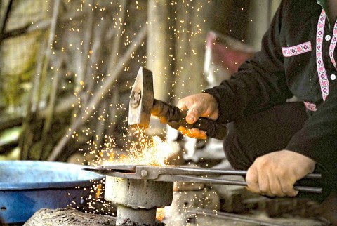 Trăm năm kể chuyện nghề rèn