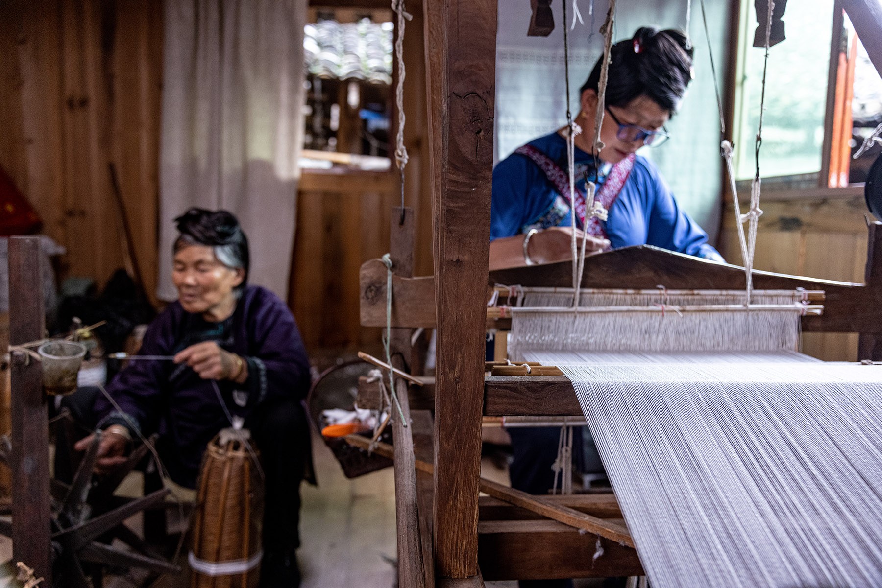 Nghề nhuộm vải truyền thống của dân tộc Dong ở Qúy Châu Nghề nhuộm vải truyền thống của dân tộc Dong ở Qúy Châu