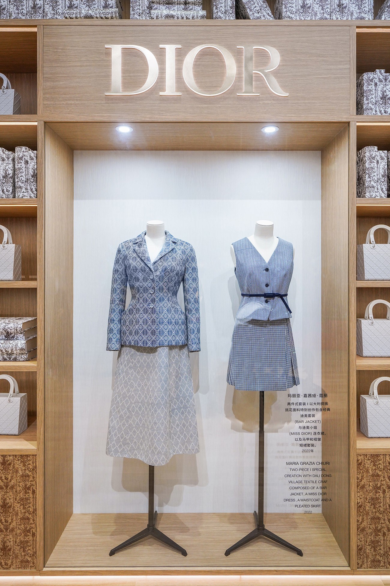 Nghề nhuộm vải truyền thống của dân tộc Dong ở Qúy Châu Nghề nhuộm vải truyền thống của dân tộc Dong ở Qúy Châu