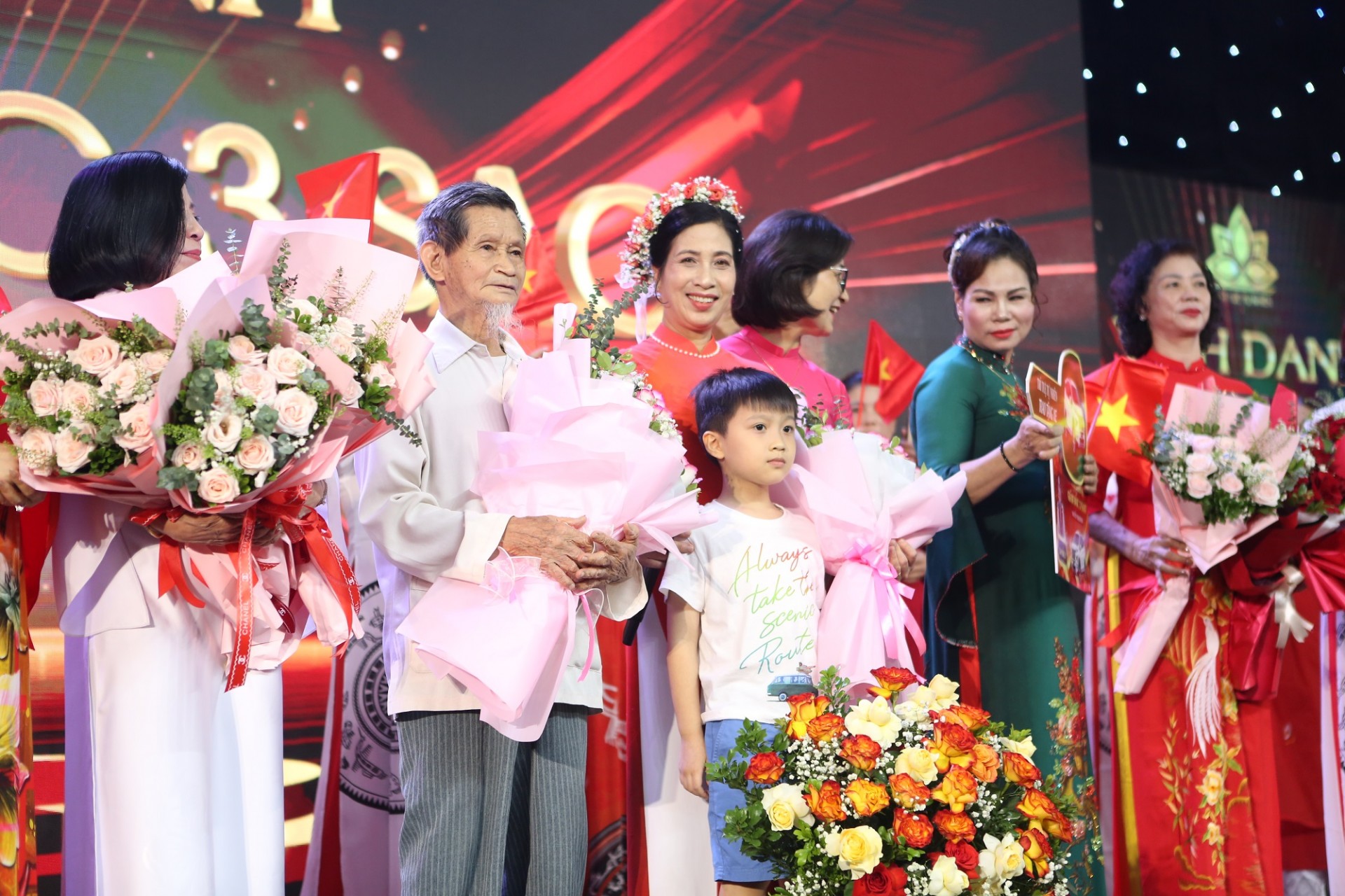 Kỷ niệm 4 năm thành lập Trí tuệ tự nhiên và ra mắt sản phẩm “Siêu ứng dụng thương mại điện tử POHO” Kỷ niệm 4 năm thành lập Trí tuệ tự nhiên và ra mắt sản phẩm “Siêu ứng dụng thương mại điện tử POHO”