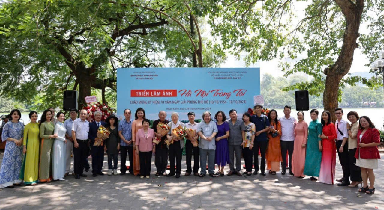 Khai mạc triển lãm ảnh với chủ đề 'Hà Nội trong tôi' Khai mạc triển lãm ảnh với chủ đề 'Hà Nội trong tôi'