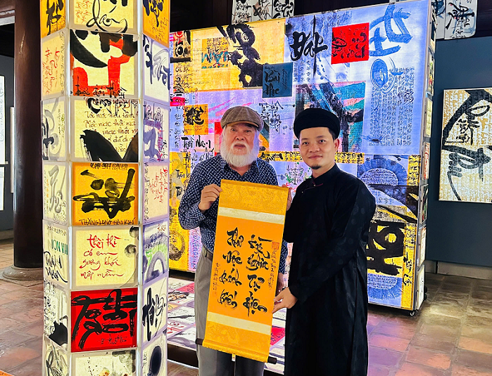 Trồng nấm linh chi dưới tán rừng keo Trồng nấm linh chi dưới tán rừng keo