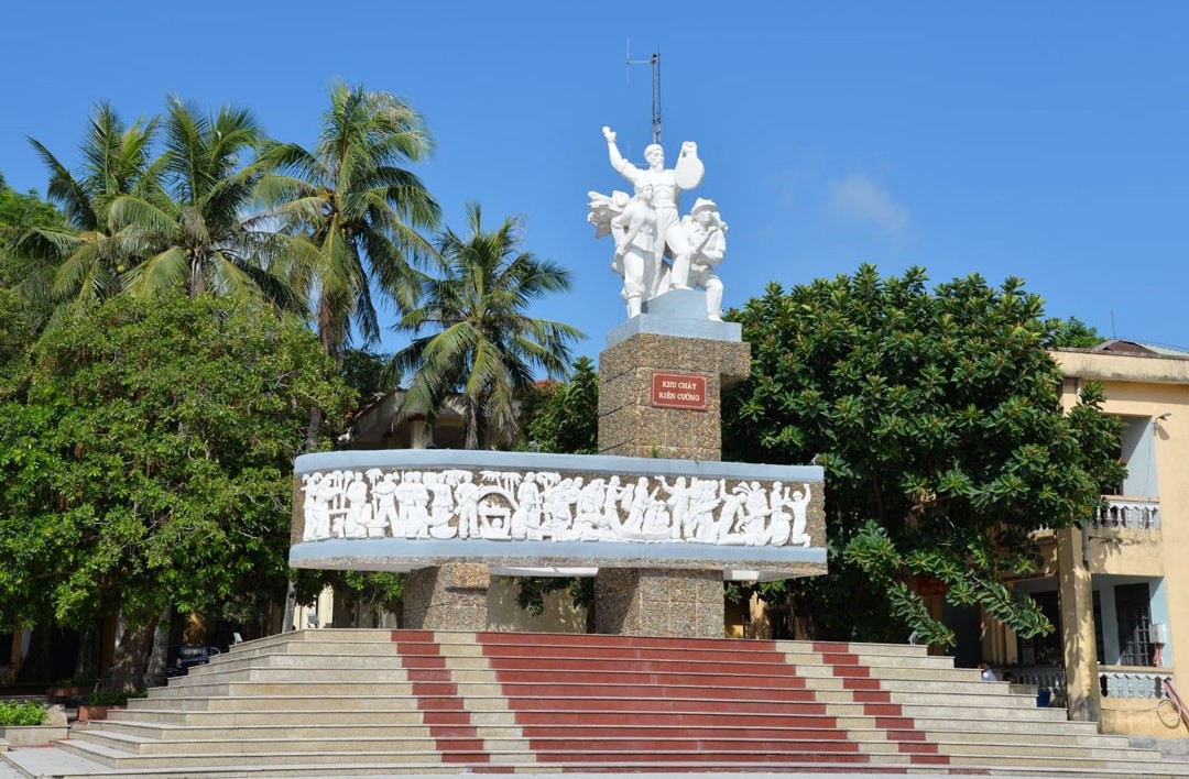 Tượng đài chiến thắng Khu Cháy