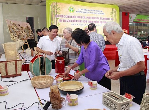 Hội thi sản phẩm làng nghề Hà Nội năm 2024: Tạo động lực cho các thế hệ nghệ nhân