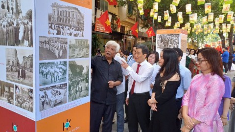 song dong chuong trinh ky uc ha noi 70 nam