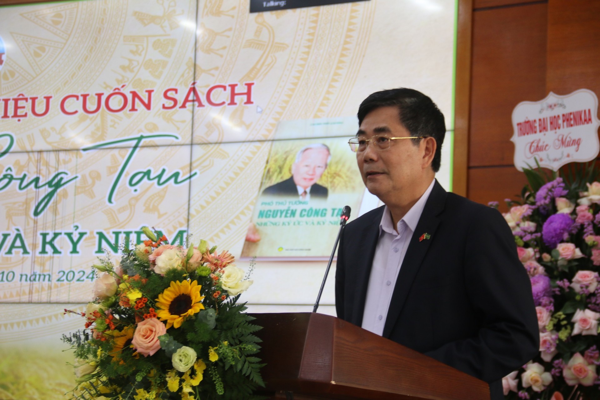 Ông Cao Đức Phát, nguyên Bộ trưởng Bộ NN - PTNT, chủ biên cuốn sách “Phó Thủ tướng Nguyễn Công Tạn, những ký ức và kỷ niệm”