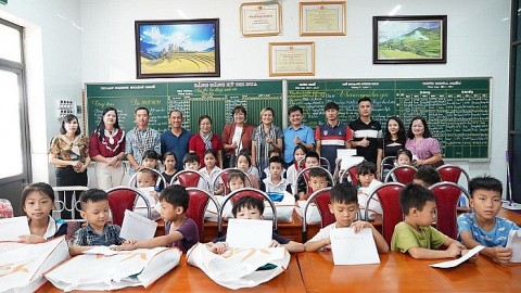 hiep hoi yen sao viet nam chung tay tiep buoc em den truong tai yen bai sau sieu bao yagi