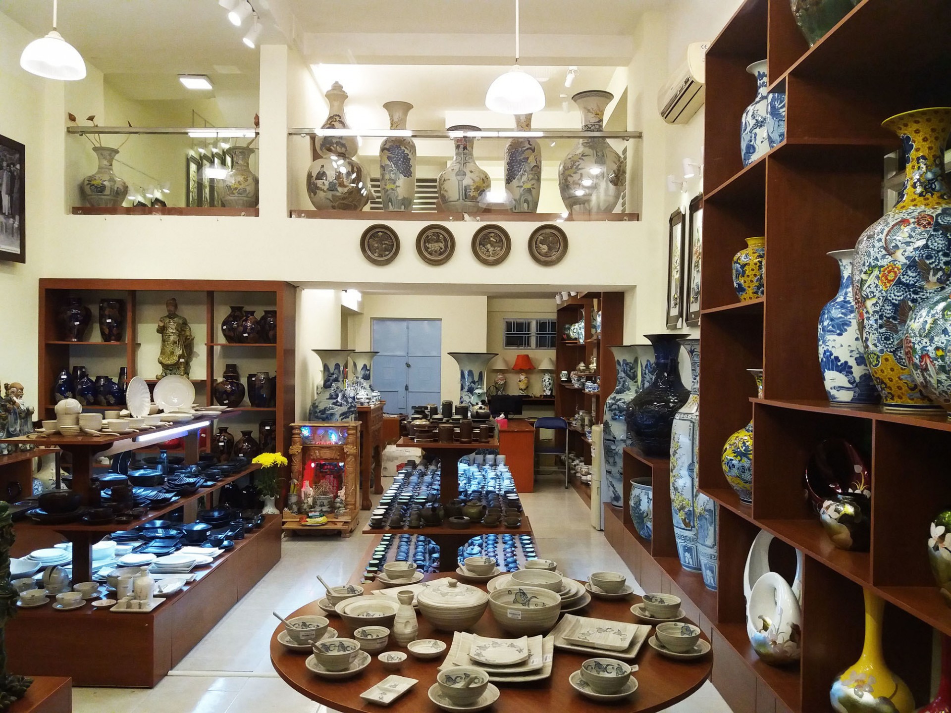 Bát Tràng đưa thương hiệu gốm Việt ngày càng vươn xa Bát Tràng đưa thương hiệu gốm Việt ngày càng vươn xa