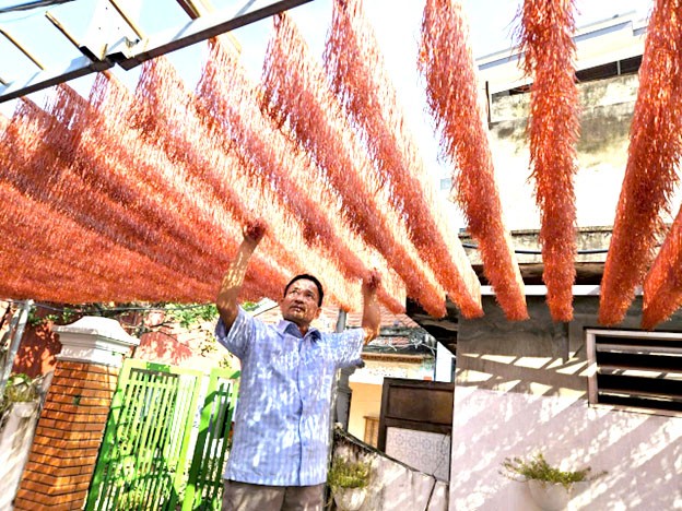 Bún, phở gạo lứt khô ở làng nghề truyền thống Minh Khai (huyện Hoài Đức) được sản xuất theo quy trình, bảo đảm an toàn thực phẩm. 