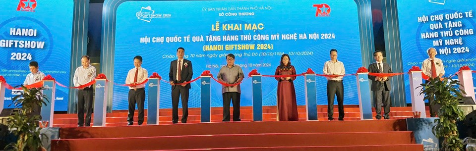 Khai mạc Hội chợ quốc tế Quà tặng hàng thủ công mỹ nghệ Hà Nội 2024 Khai mạc Hội chợ quốc tế Quà tặng hàng thủ công mỹ nghệ Hà Nội 2024