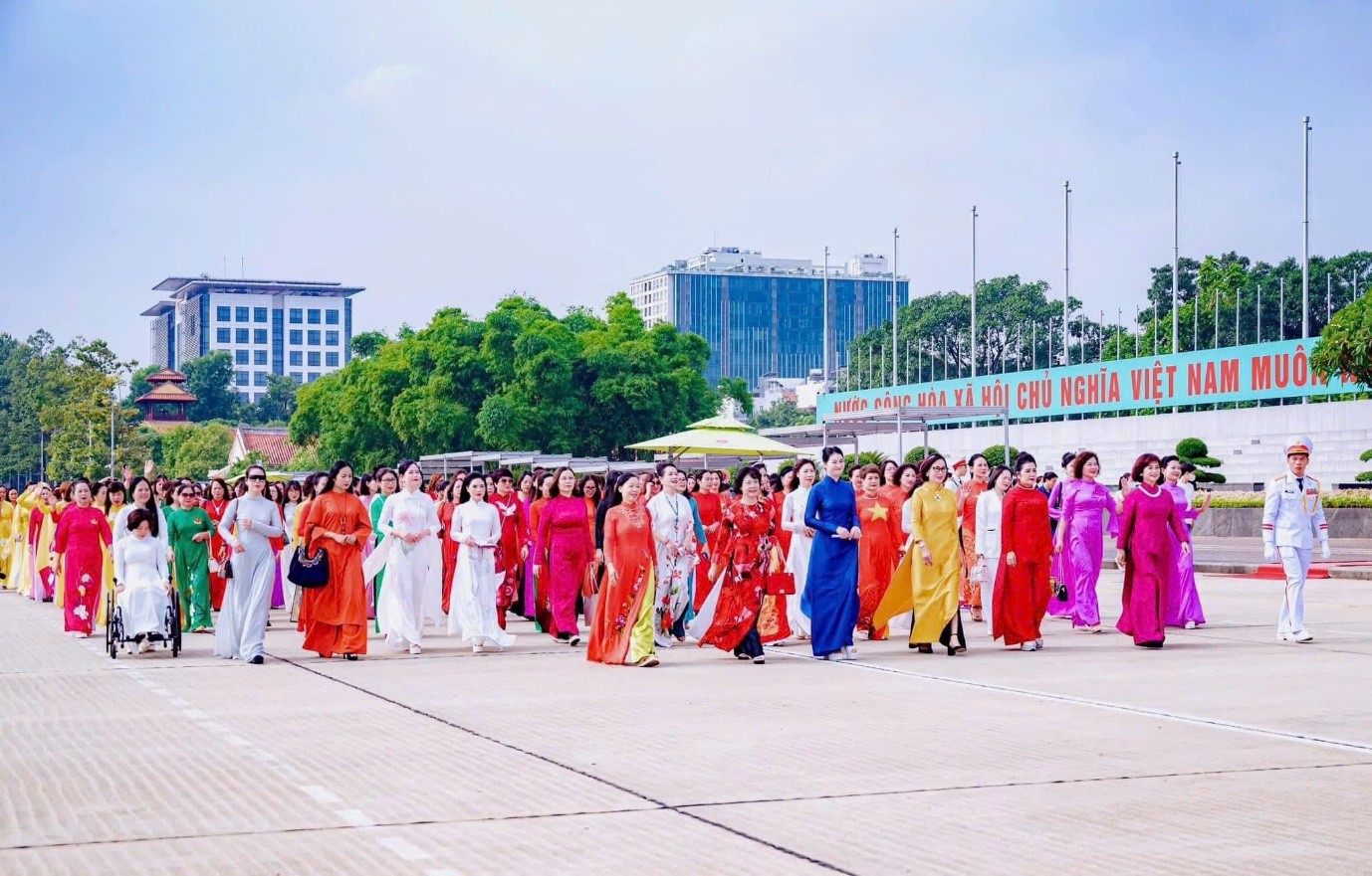 Hội đồng nữ doanh nhân Việt Nam - ASEAN “Báo công dâng Bác” 2024 với khát vọng vươn xa Hội đồng nữ doanh nhân Việt Nam - ASEAN “Báo công dâng Bác” 2024 với khát vọng vươn xa