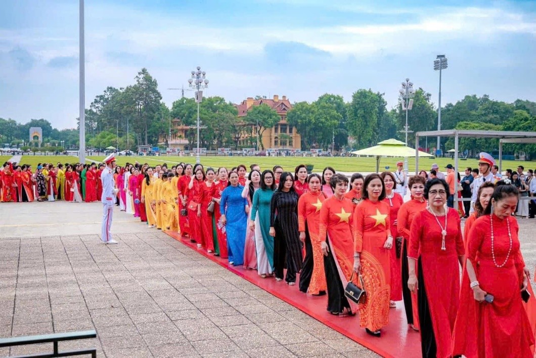 Hội đồng nữ doanh nhân Việt Nam - ASEAN “Báo công dâng Bác” 2024 với khát vọng vươn xa Hội đồng nữ doanh nhân Việt Nam - ASEAN “Báo công dâng Bác” 2024 với khát vọng vươn xa