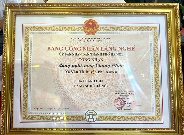 Huyện Phú Xuyên Khai mạc Triển lãm quảng bá, giao thương kết nối các sản phẩm OCOP, thủ công mỹ nghệ và làng nghề năm 2024 Huyện Phú Xuyên Khai mạc Triển lãm quảng bá, giao thương kết nối các sản phẩm OCOP, thủ công mỹ nghệ và làng nghề năm 2024