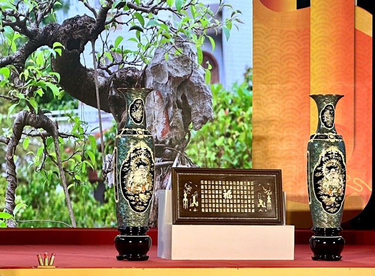 Huyện Phú Xuyên Khai mạc Triển lãm quảng bá, giao thương kết nối các sản phẩm OCOP, thủ công mỹ nghệ và làng nghề năm 2024 Huyện Phú Xuyên Khai mạc Triển lãm quảng bá, giao thương kết nối các sản phẩm OCOP, thủ công mỹ nghệ và làng nghề năm 2024