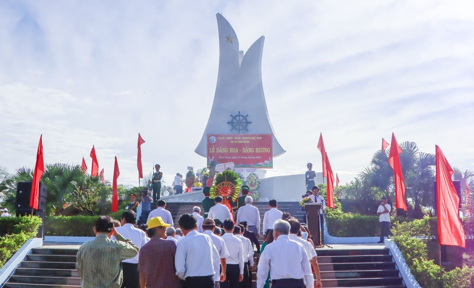 Kỷ niệm 60 năm Di tích lịch sử bãi biển Lộ Diêu, nơi cập bến tàu không số Kỷ niệm 60 năm Di tích lịch sử bãi biển Lộ Diêu, nơi cập bến tàu không số