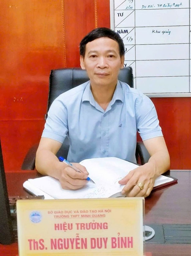 Thạc sĩ Nguyễn Duy Bỉnh, Bí thư Chi bộ, Hiệu trưởng Trường THPT Minh Quang Thạc sĩ Nguyễn Duy Bỉnh, Bí thư Chi bộ, Hiệu trưởng Trường THPT Minh Quang