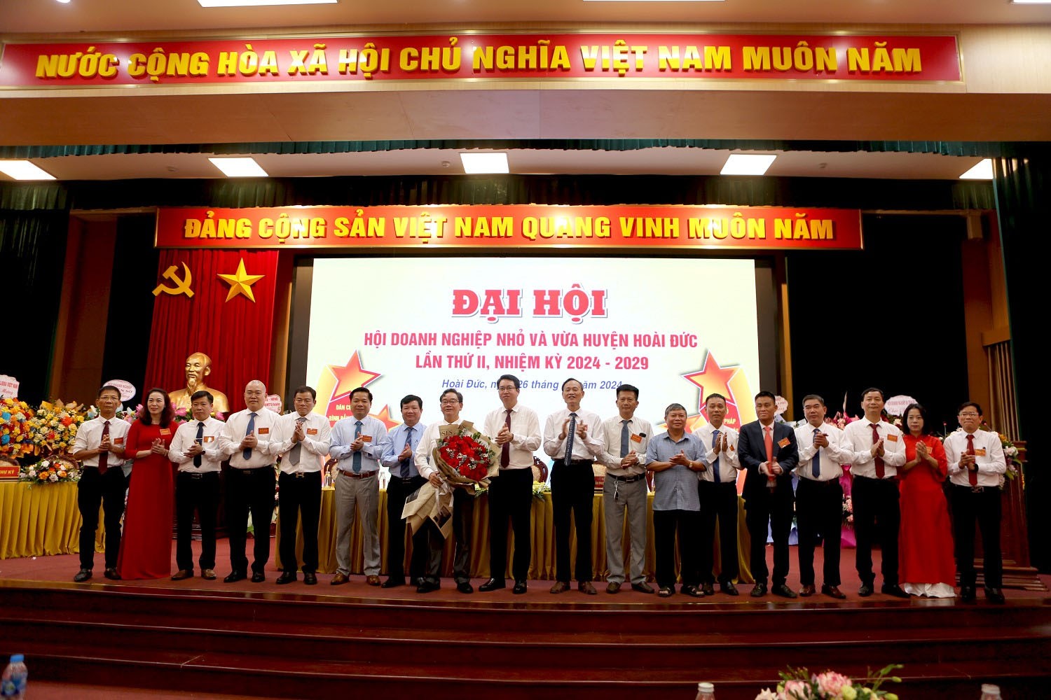 Nghệ nhân ưu tú Nguyễn Viết Thạnh được bầu giữ chức Chủ tịch Hội Doanh nghiệp nhỏ và vừa huyện Hoài Đức thành phố Hà Nội nhiệm kỳ 2024 - 2029. Nghệ nhân ưu tú Nguyễn Viết Thạnh được bầu giữ chức Chủ tịch Hội Doanh nghiệp nhỏ và vừa huyện Hoài Đức thành phố Hà Nội nhiệm kỳ 2024 - 2029.