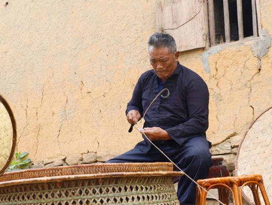 Chiếc mâm mây được ví như linh hồn của dân tộc Hà Nhì