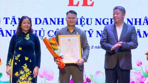 Nghệ nhân điêu khắc đá mỹ nghệ Cao Văn Chiến