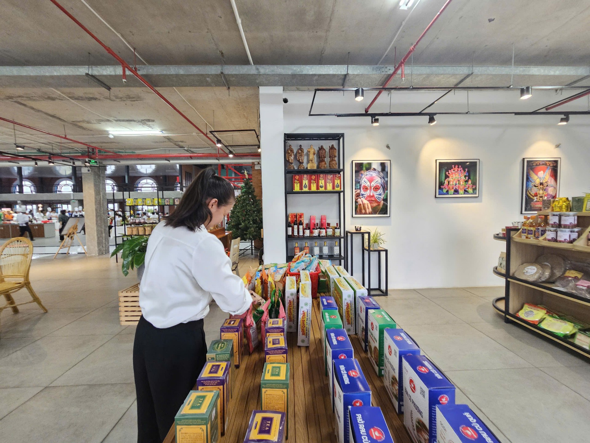 TOCEPO điểm kết nối trưng bày, kinh doanh các sản phẩm OCOP Bình Định TOCEPO điểm kết nối trưng bày, kinh doanh các sản phẩm OCOP Bình Định