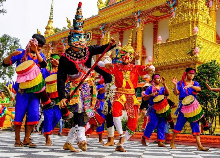 Lễ dâng Y Kathina: Nét văn hóa truyền thống của đồng bào Khmer Nam Bộ Lễ dâng Y Kathina: Nét văn hóa truyền thống của đồng bào Khmer Nam Bộ